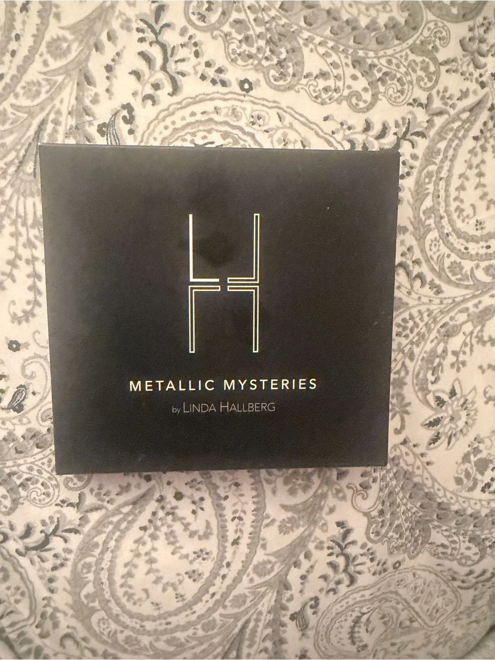 Linda Hallberg Metallic Mysteries Eyeshadow Palette